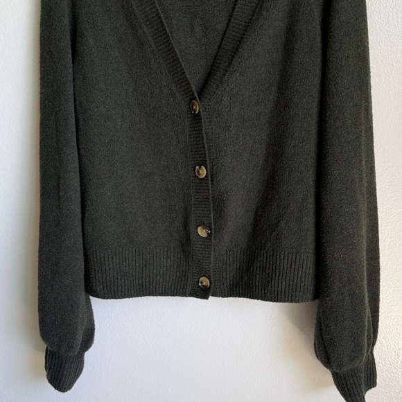 Gap Dark Green Button-Up Cardigan Sweater, V-Neck, Rib Trim, Size Medium - Picture 5 of 8